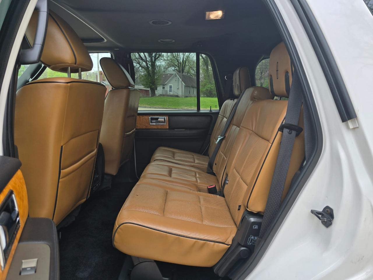 Lincoln Navigator 4WD 2011