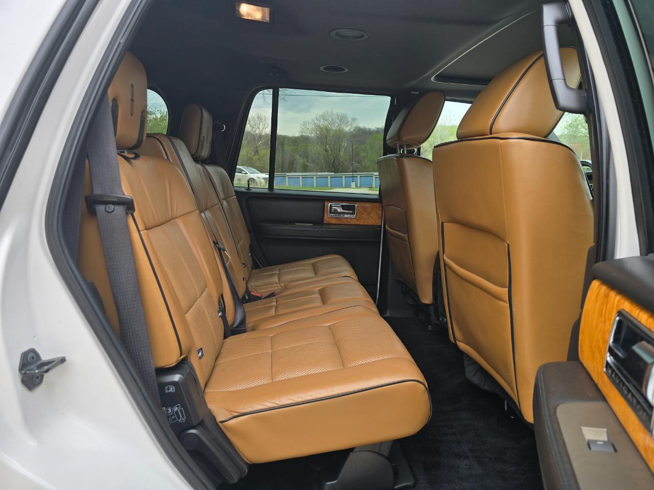 Lincoln Navigator 4WD 2011