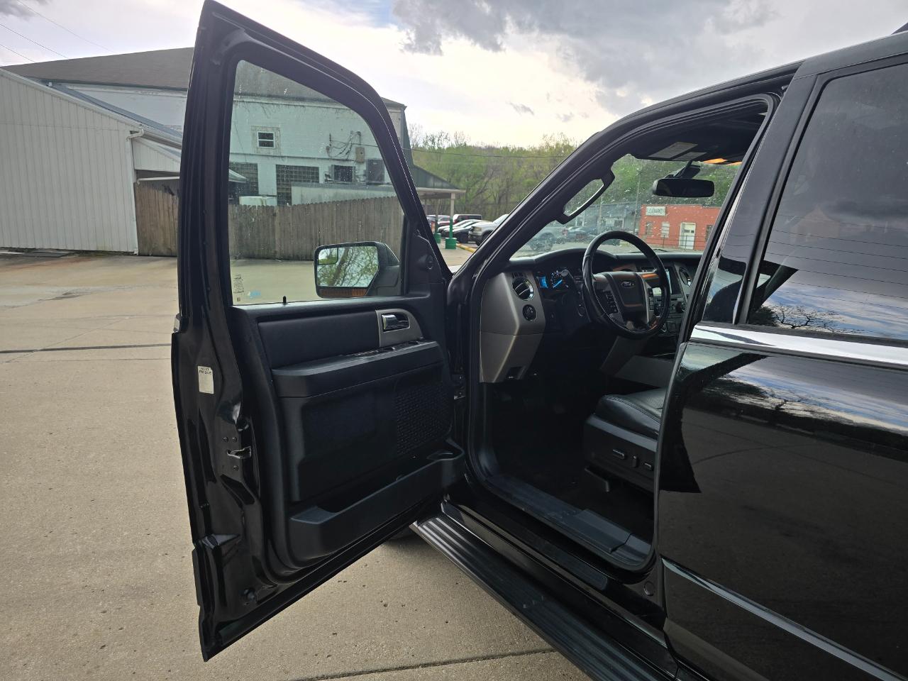 Ford Expedition EL Limited 4WD 2017