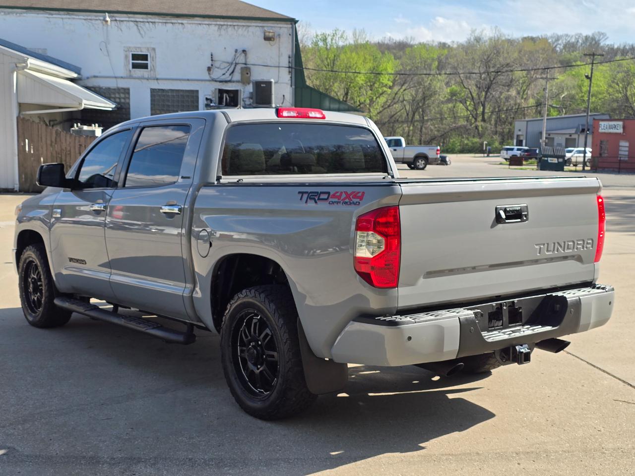 Toyota Tundra Limited 5.7L FFV CrewMax 4WD 2018