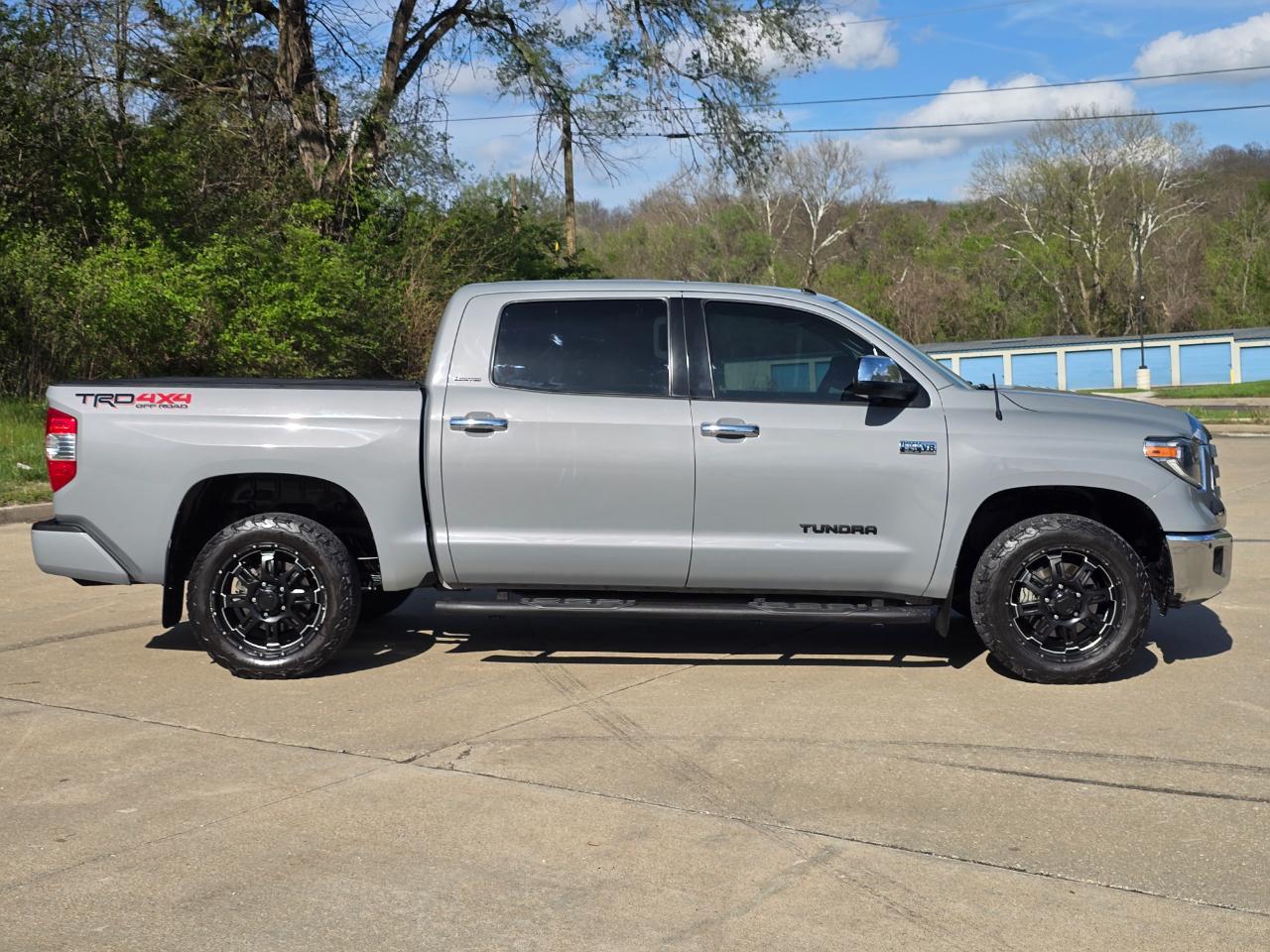 Toyota Tundra Limited 5.7L FFV CrewMax 4WD 2018