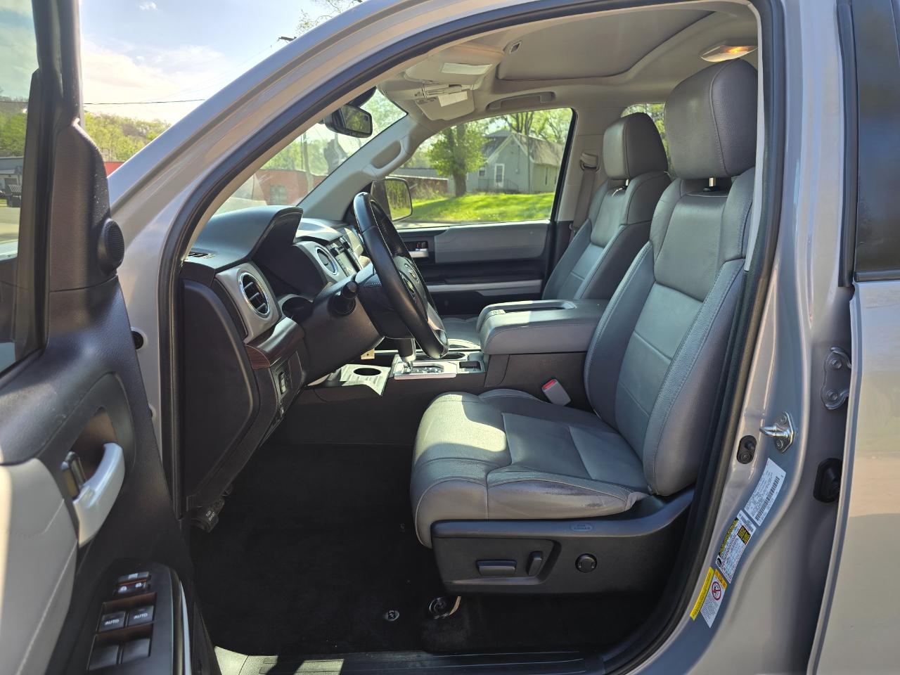 Toyota Tundra Limited 5.7L FFV CrewMax 4WD 2018