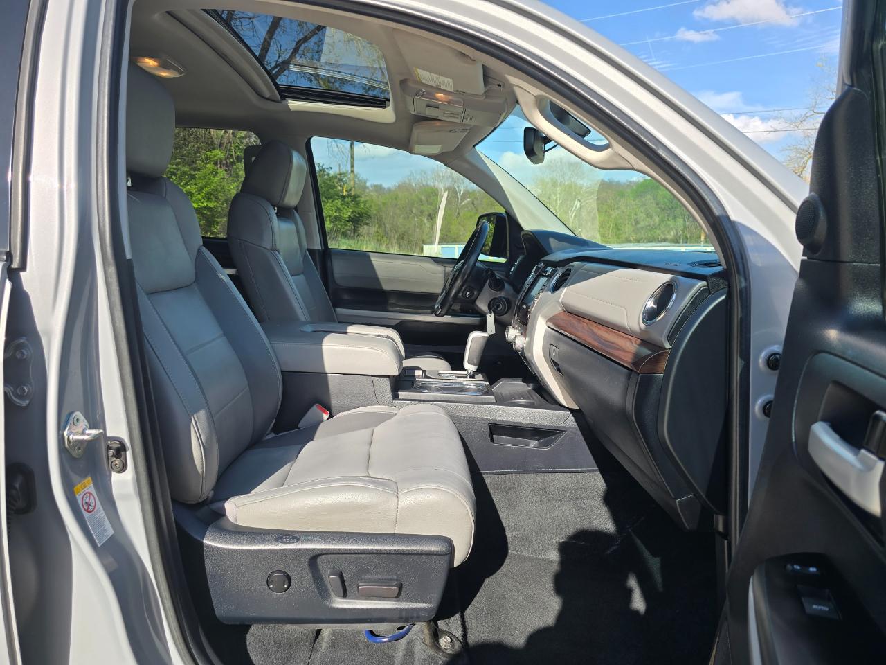 Toyota Tundra Limited 5.7L FFV CrewMax 4WD 2018