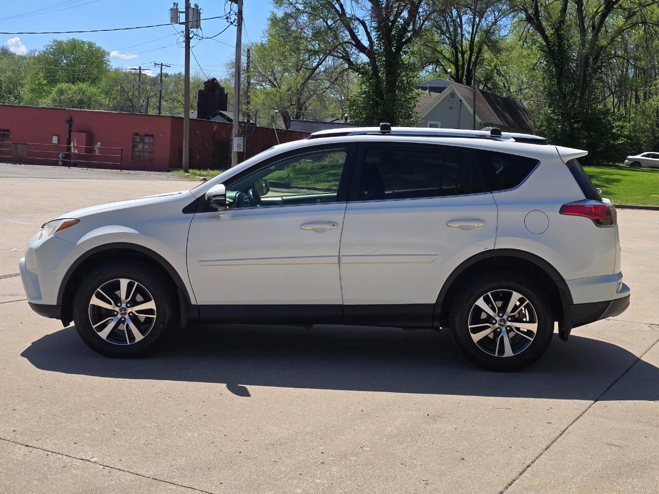 Toyota RAV4 XLE AWD 2016