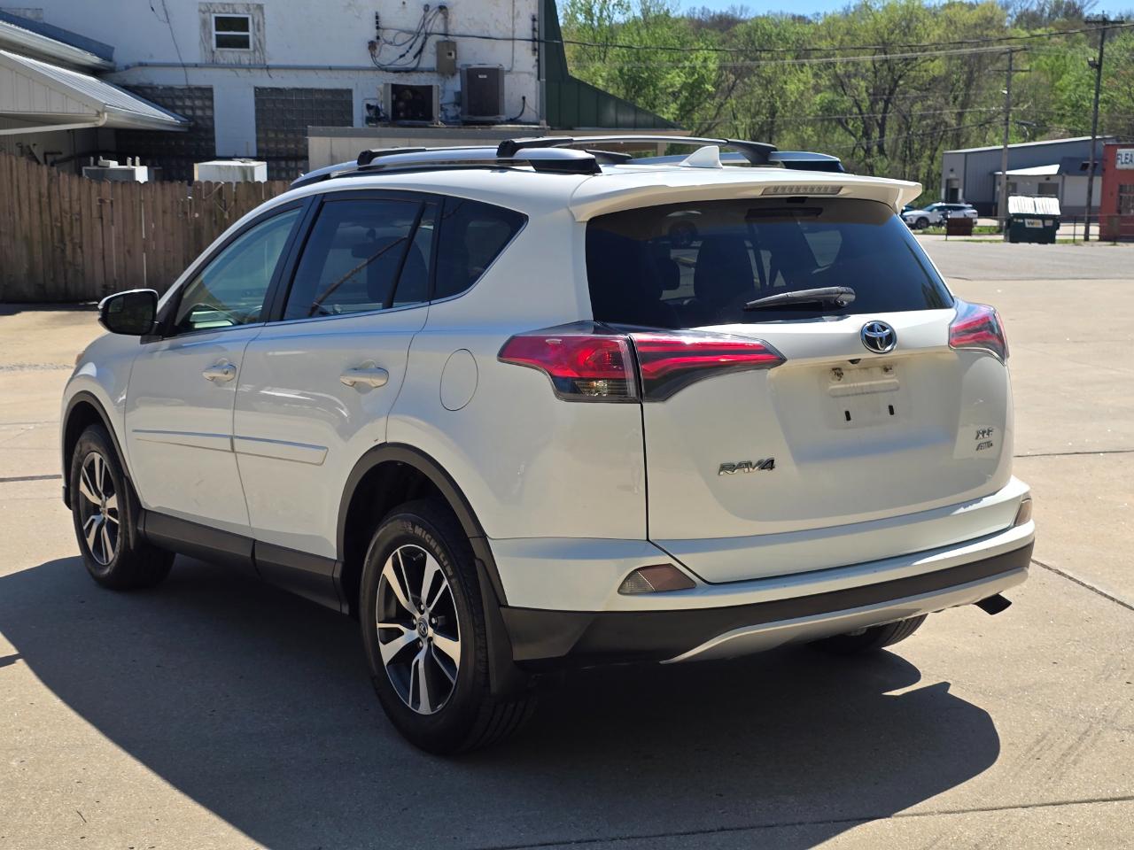 Toyota RAV4 XLE AWD 2016