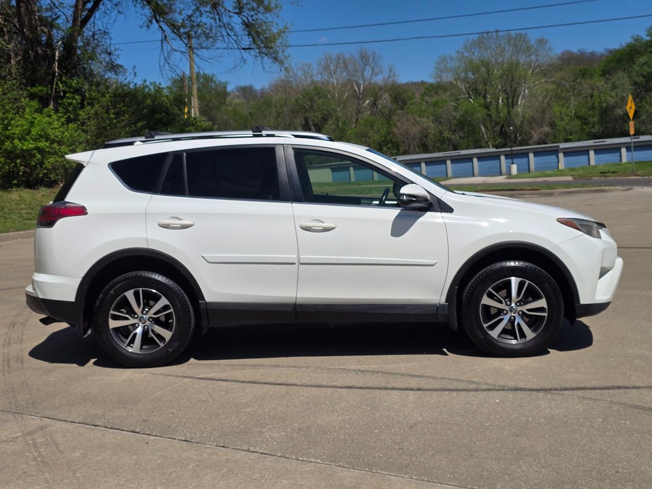 Toyota RAV4 XLE AWD 2016