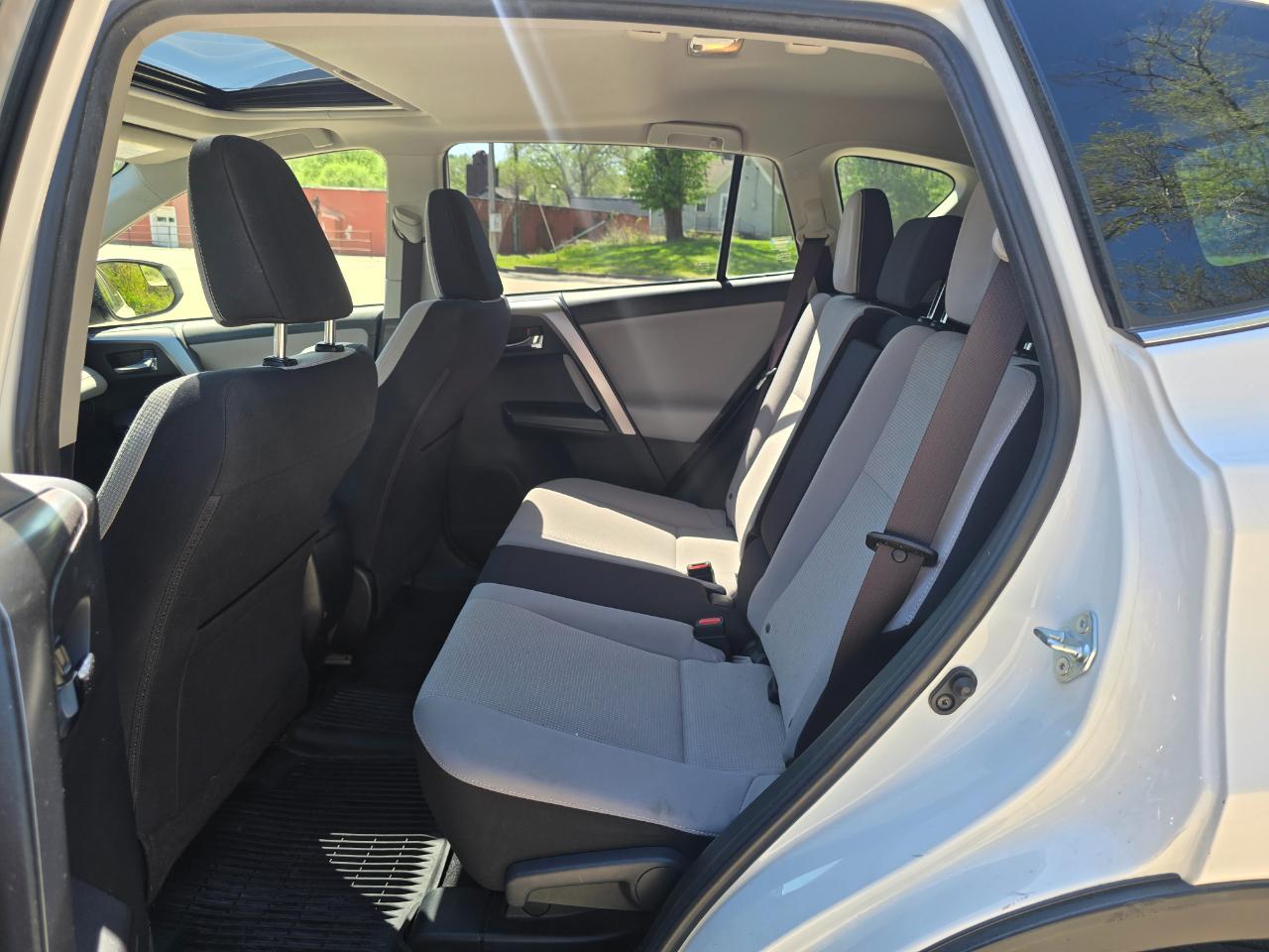 Toyota RAV4 XLE AWD 2016