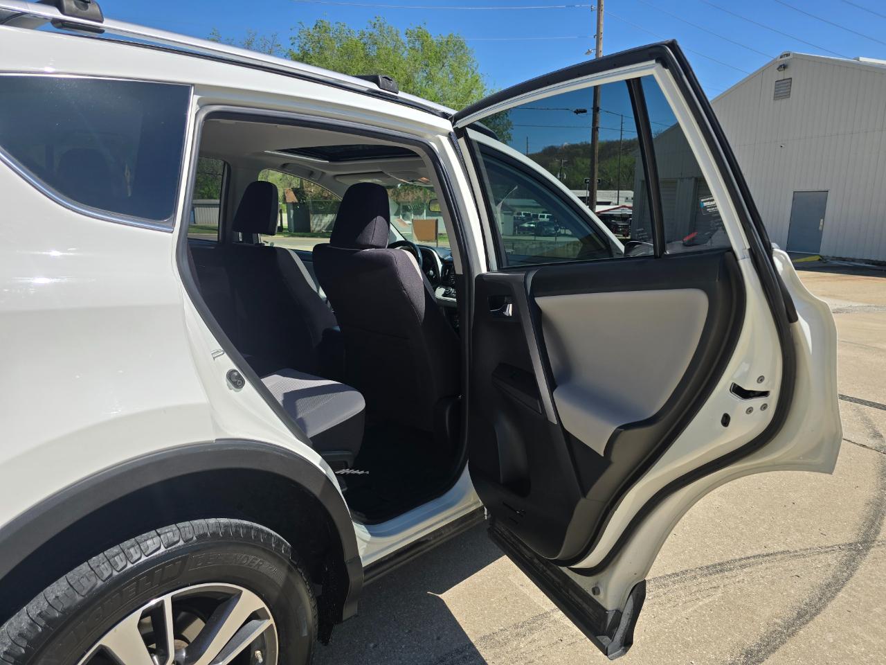 Toyota RAV4 XLE AWD 2016