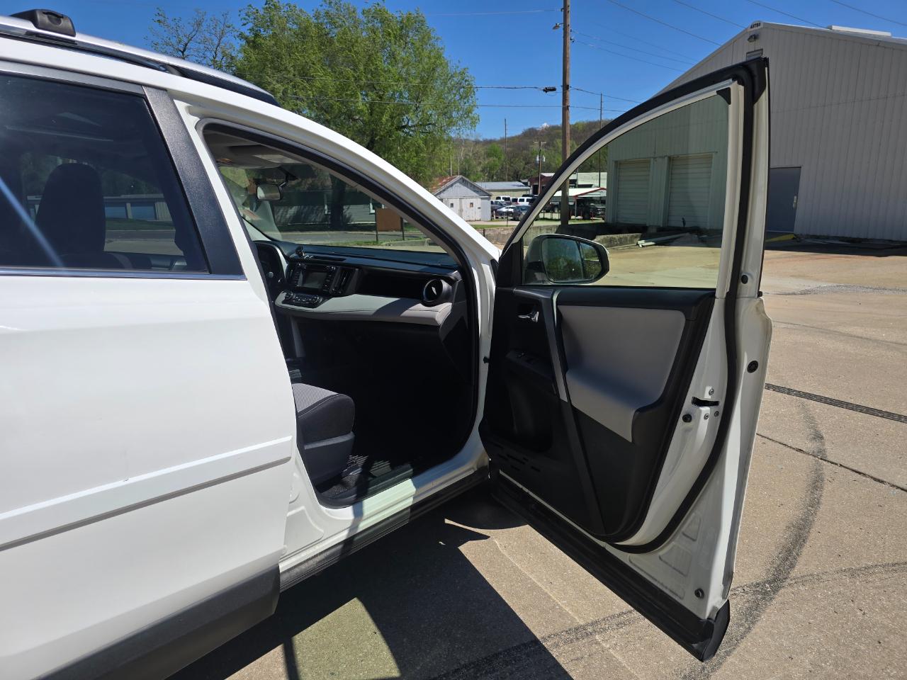 Toyota RAV4 XLE AWD 2016