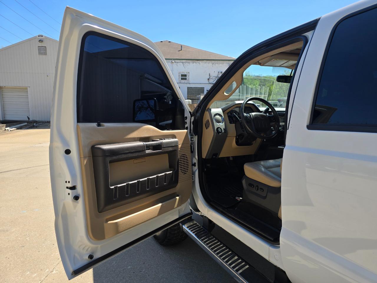 Ford F-250 SD Lariat Crew Cab 4WD 2012