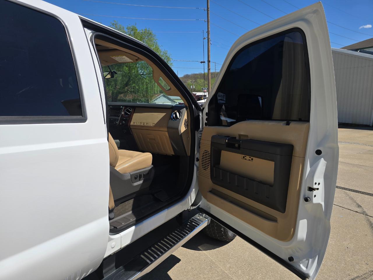 Ford F-250 SD Lariat Crew Cab 4WD 2012