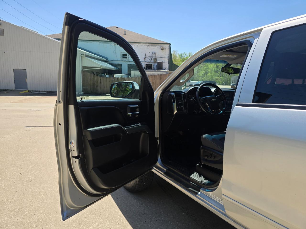 Chevrolet Silverado 2500HD LT Crew Cab Short Bed 4WD 2015