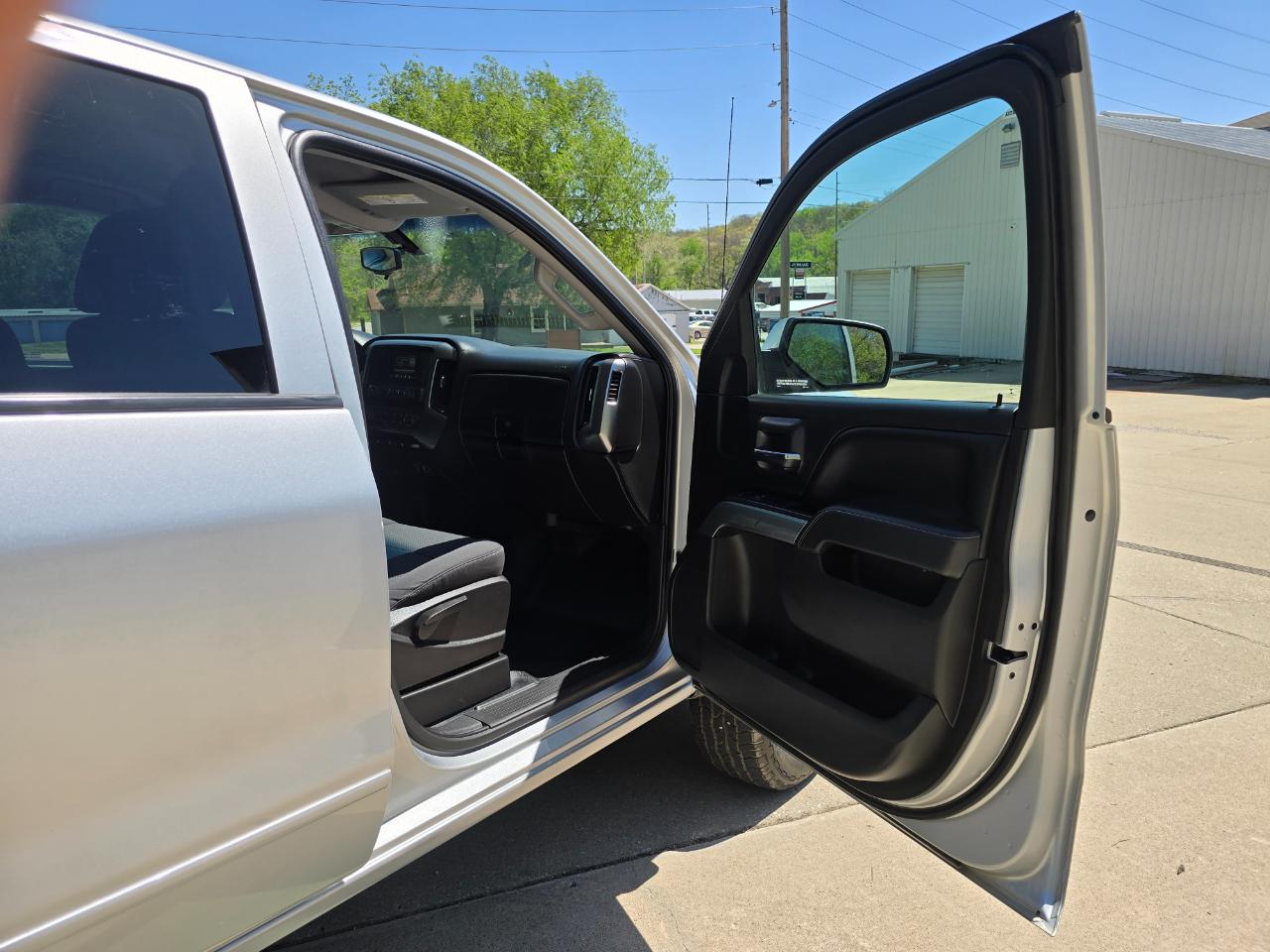 Chevrolet Silverado 2500HD LT Crew Cab Short Bed 4WD 2015