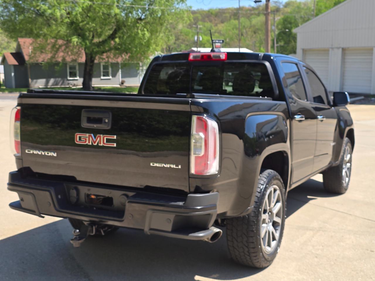 GMC Canyon Denali Crew Cab 4WD 2019