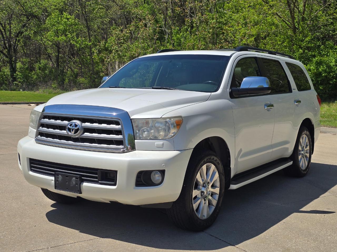 Toyota Sequoia Plantium 4WD FFV 2011