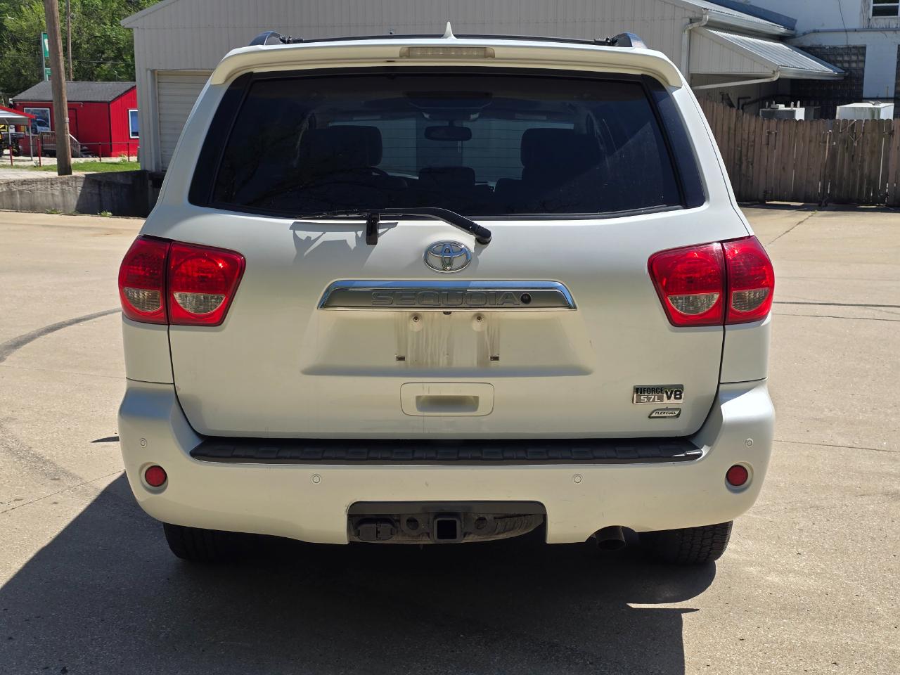 Toyota Sequoia Plantium 4WD FFV 2011