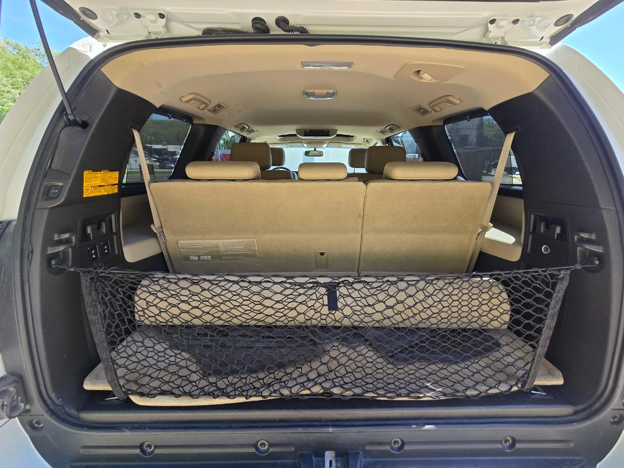 Toyota Sequoia Plantium 4WD FFV 2011