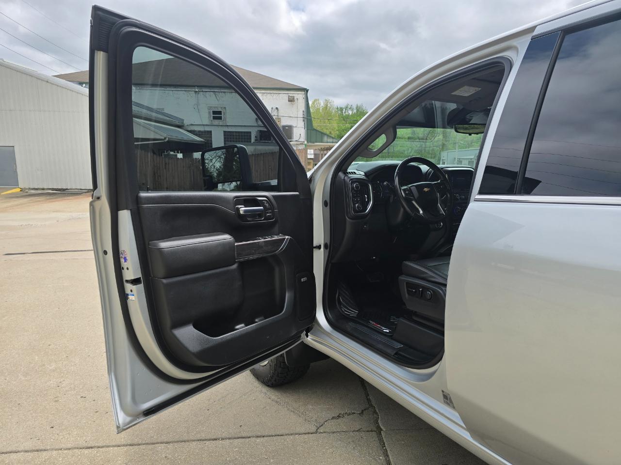 Chevrolet Silverado 2500HD LTZ Crew Cab 4WD 2020