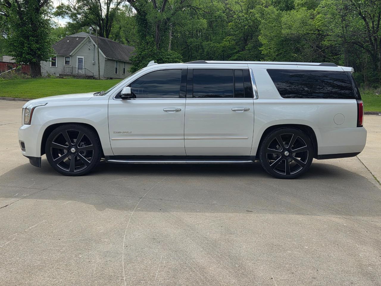 GMC Yukon XL Denali 4WD 2016