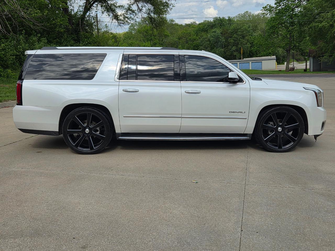 GMC Yukon XL Denali 4WD 2016