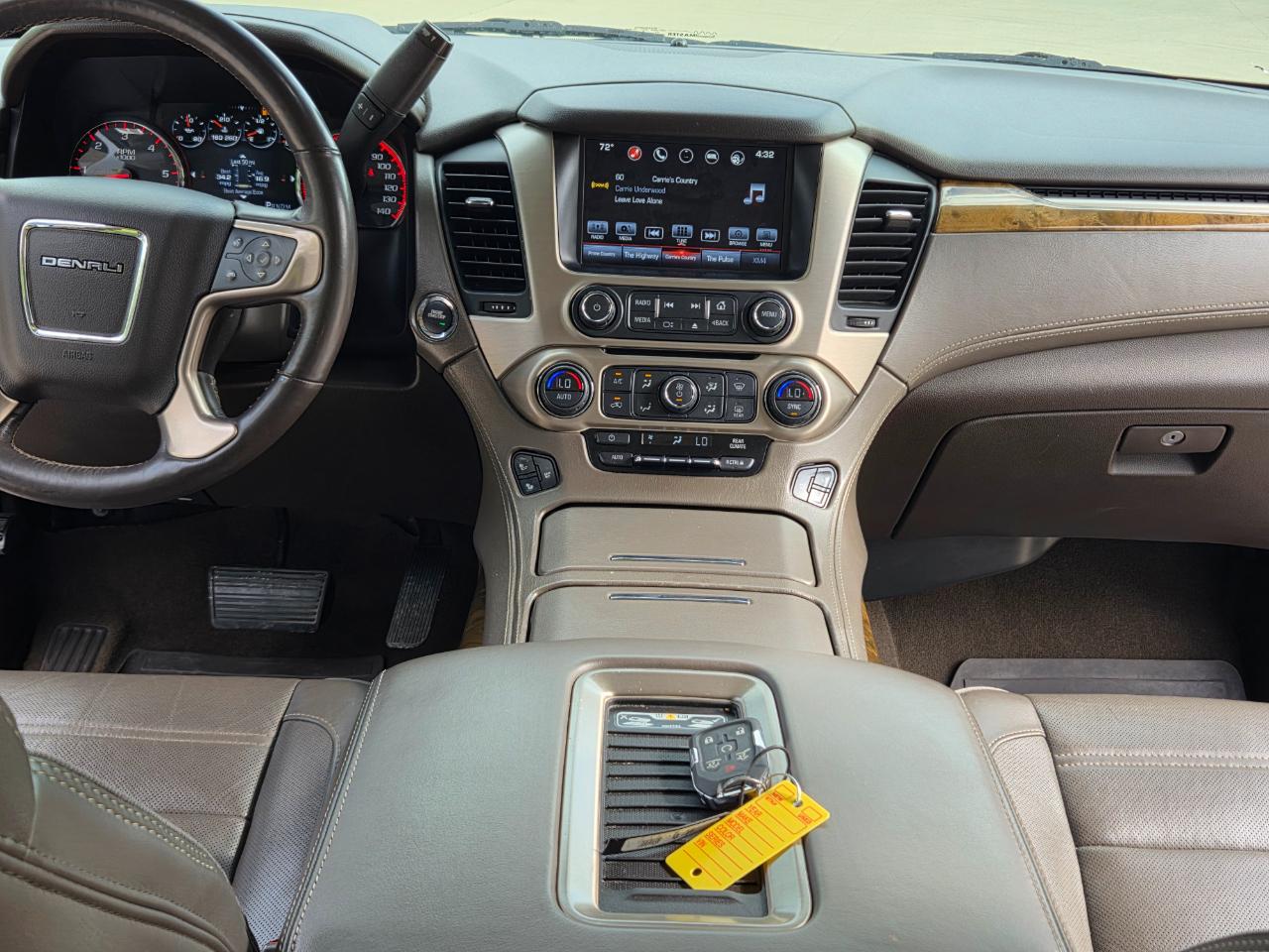 GMC Yukon XL Denali 4WD 2016