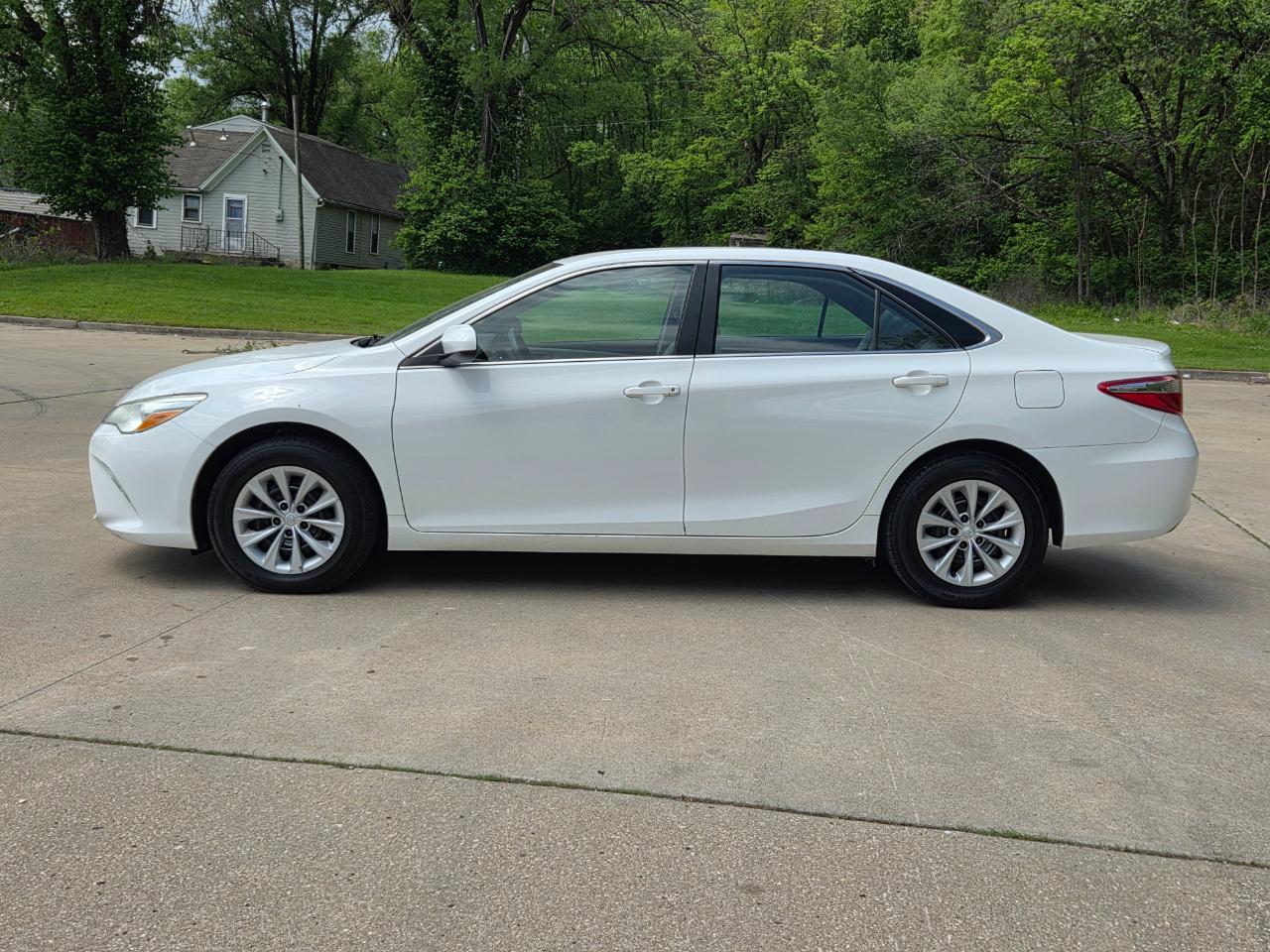 Toyota Camry SE 2017