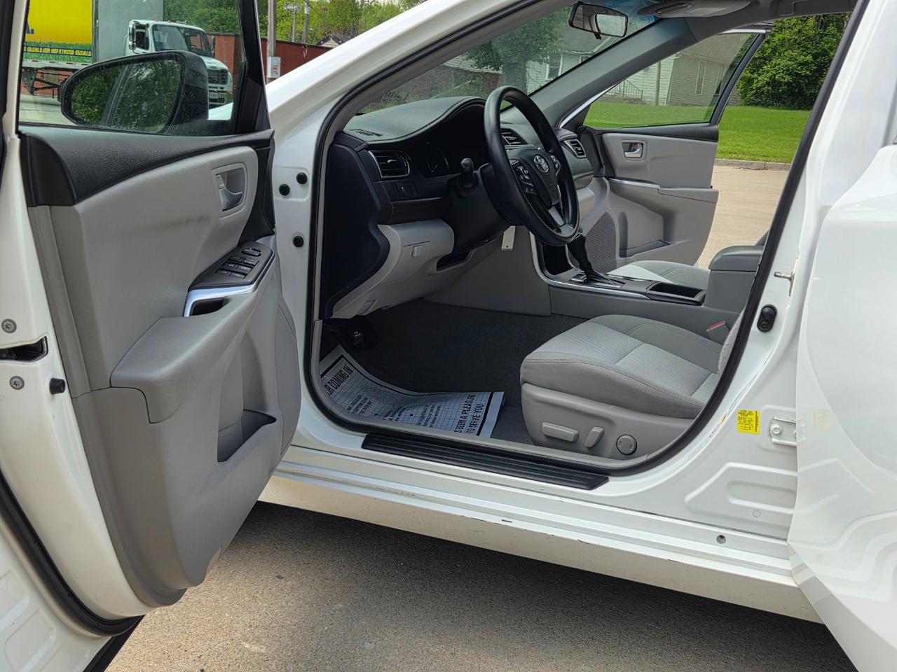 Toyota Camry SE 2017