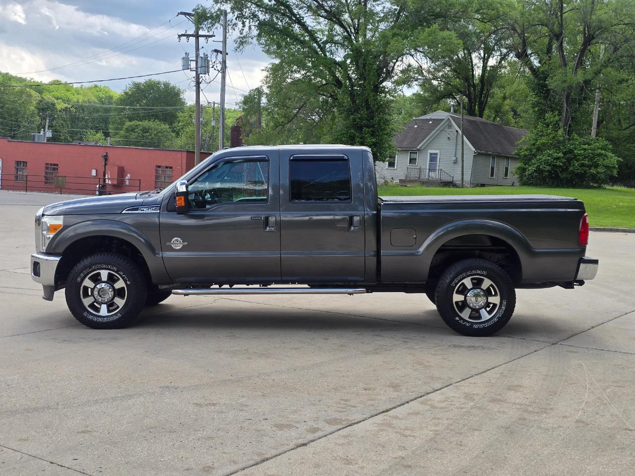 Ford F-350 SD Lariat Crew Cab 4WD 2016
