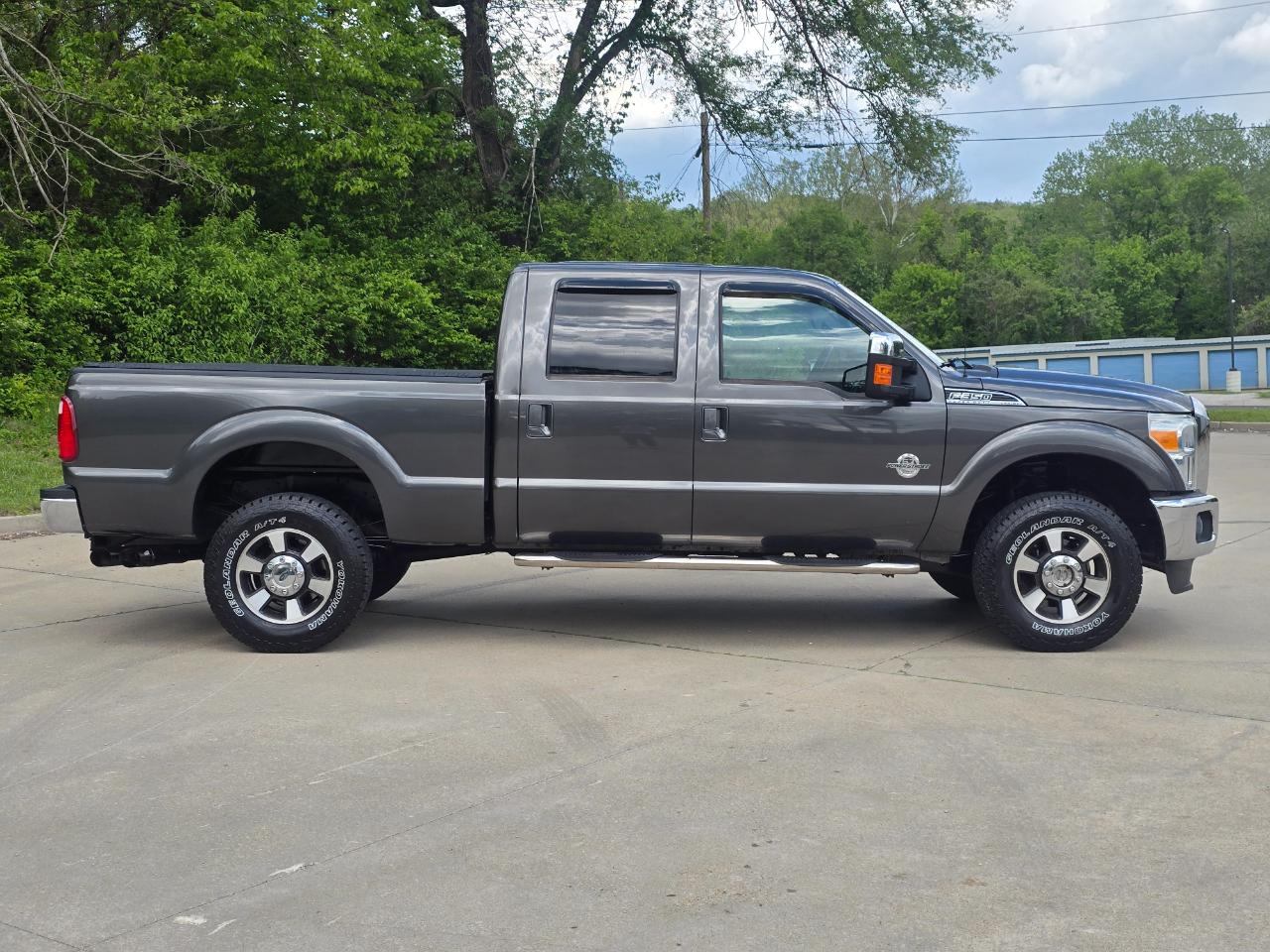Ford F-350 SD Lariat Crew Cab 4WD 2016