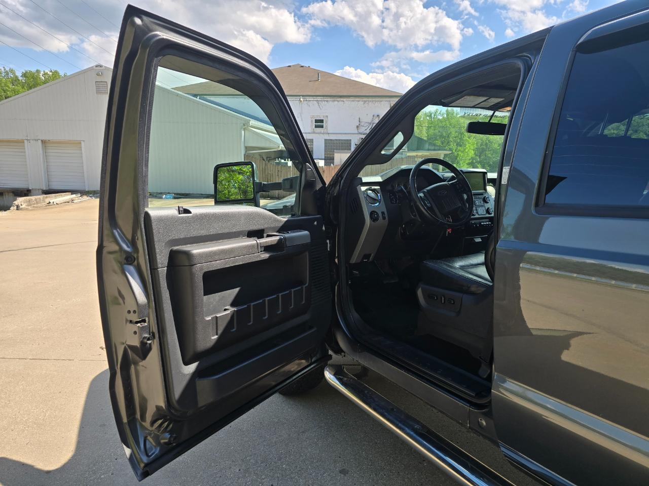 Ford F-350 SD Lariat Crew Cab 4WD 2016