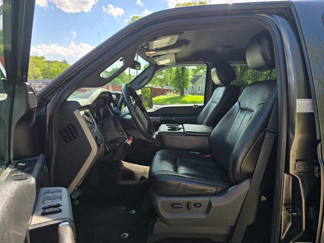 Ford F-350 SD Lariat Crew Cab 4WD 2016