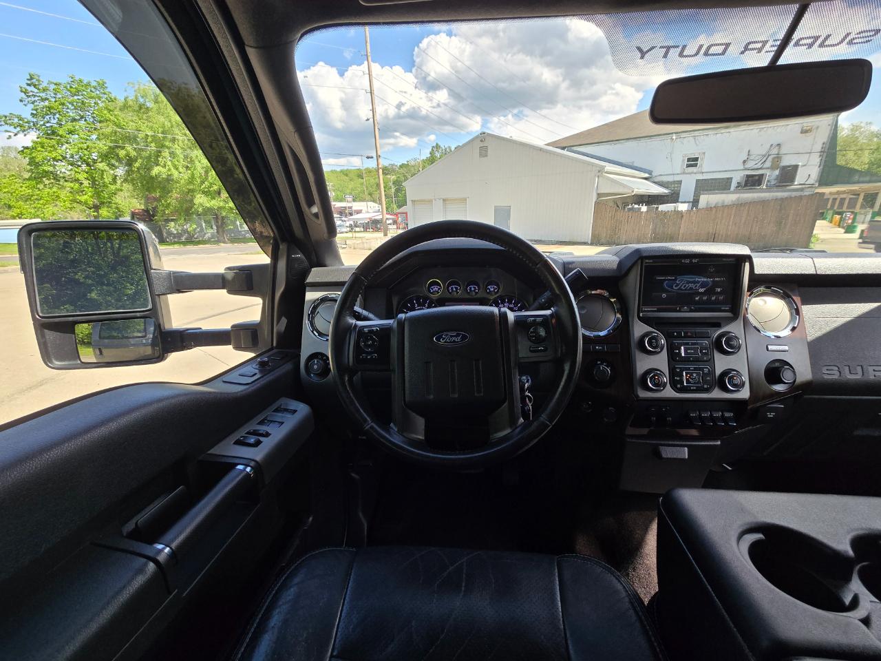 Ford F-350 SD Lariat Crew Cab 4WD 2016