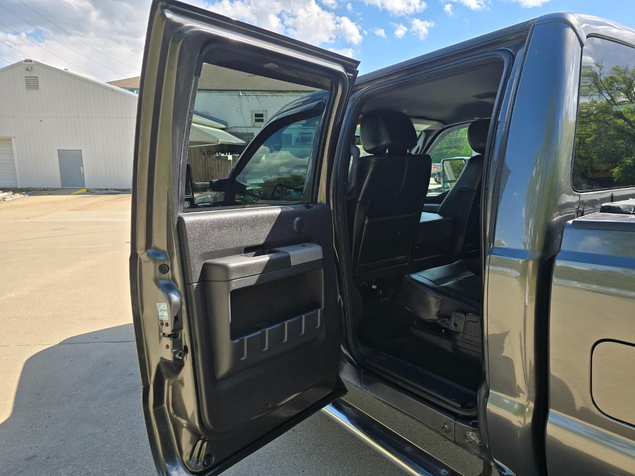 Ford F-350 SD Lariat Crew Cab 4WD 2016