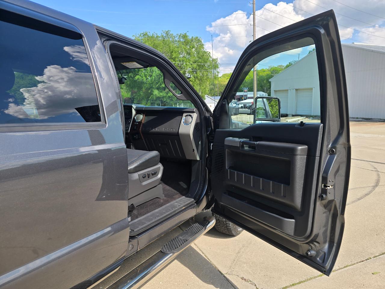 Ford F-350 SD Lariat Crew Cab 4WD 2016