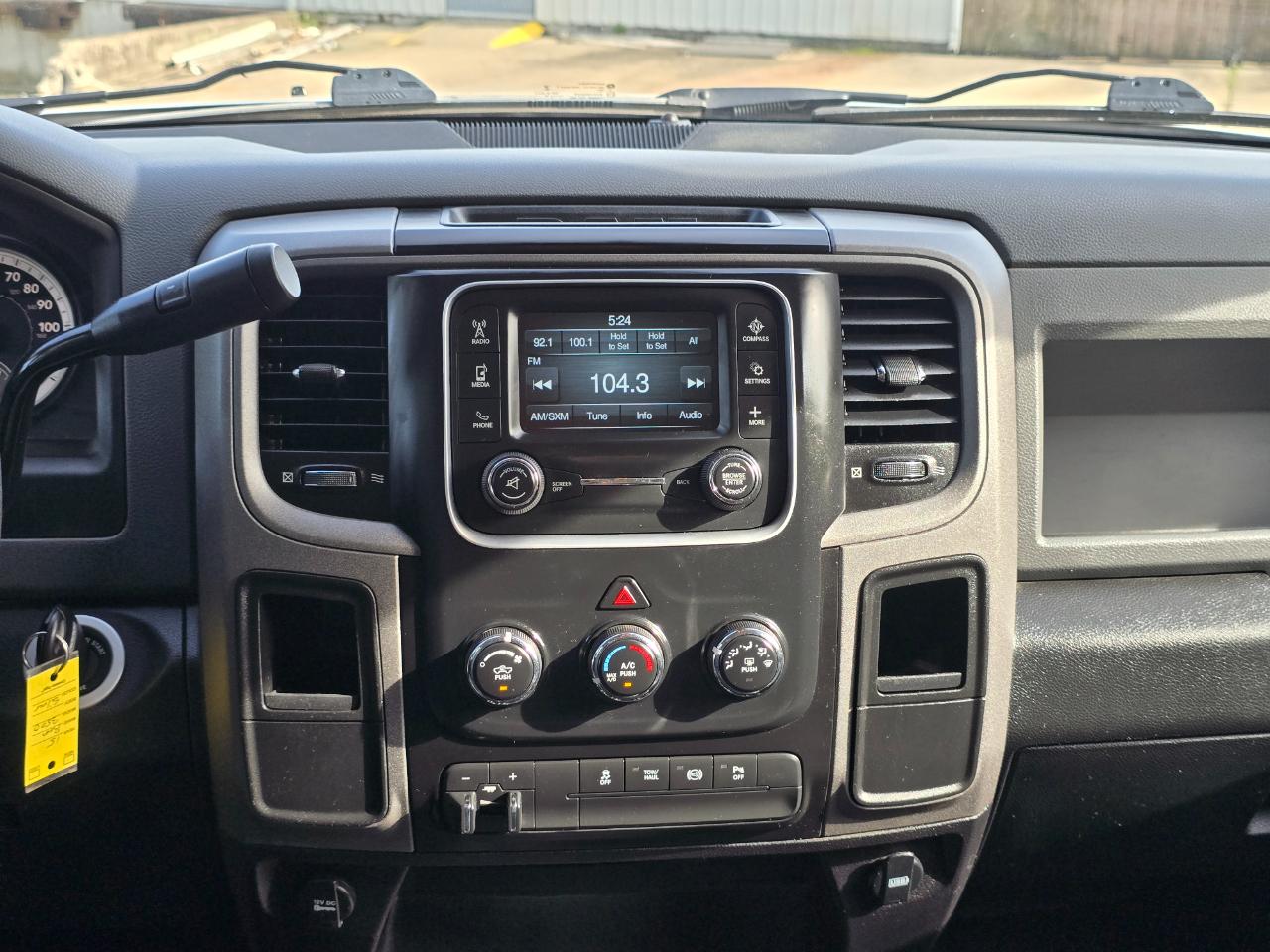 RAM 3500 Tradesman Crew Cab 4WD DRW 2015