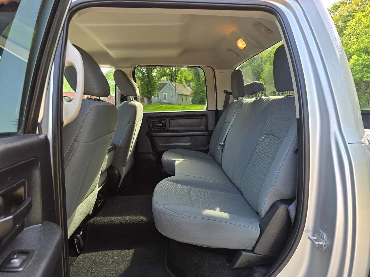 RAM 3500 Tradesman Crew Cab 4WD DRW 2015
