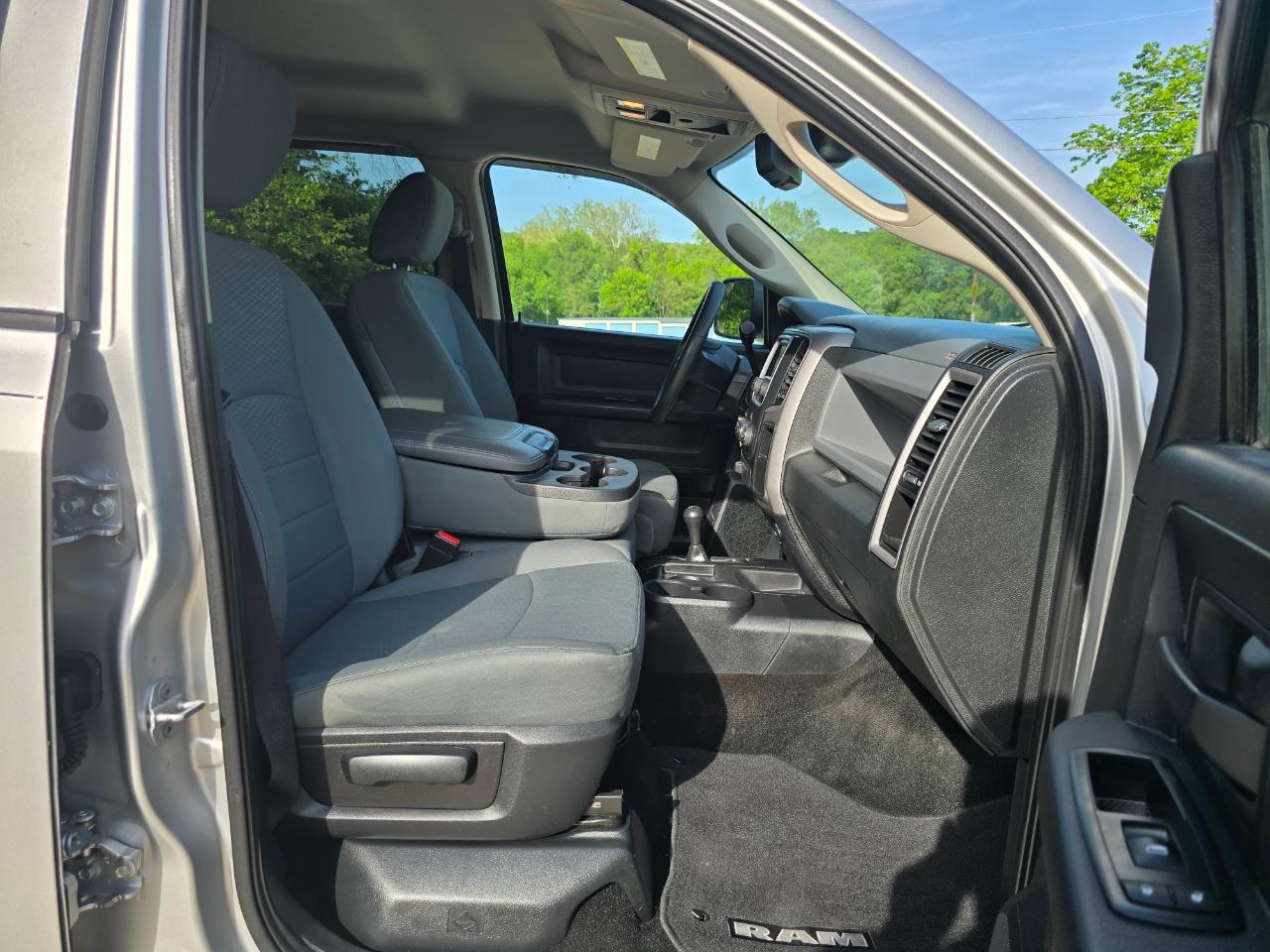 RAM 3500 Tradesman Crew Cab 4WD DRW 2015