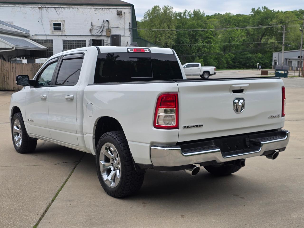 RAM 1500 Big Horn Crew Cab SWB 4WD 2022