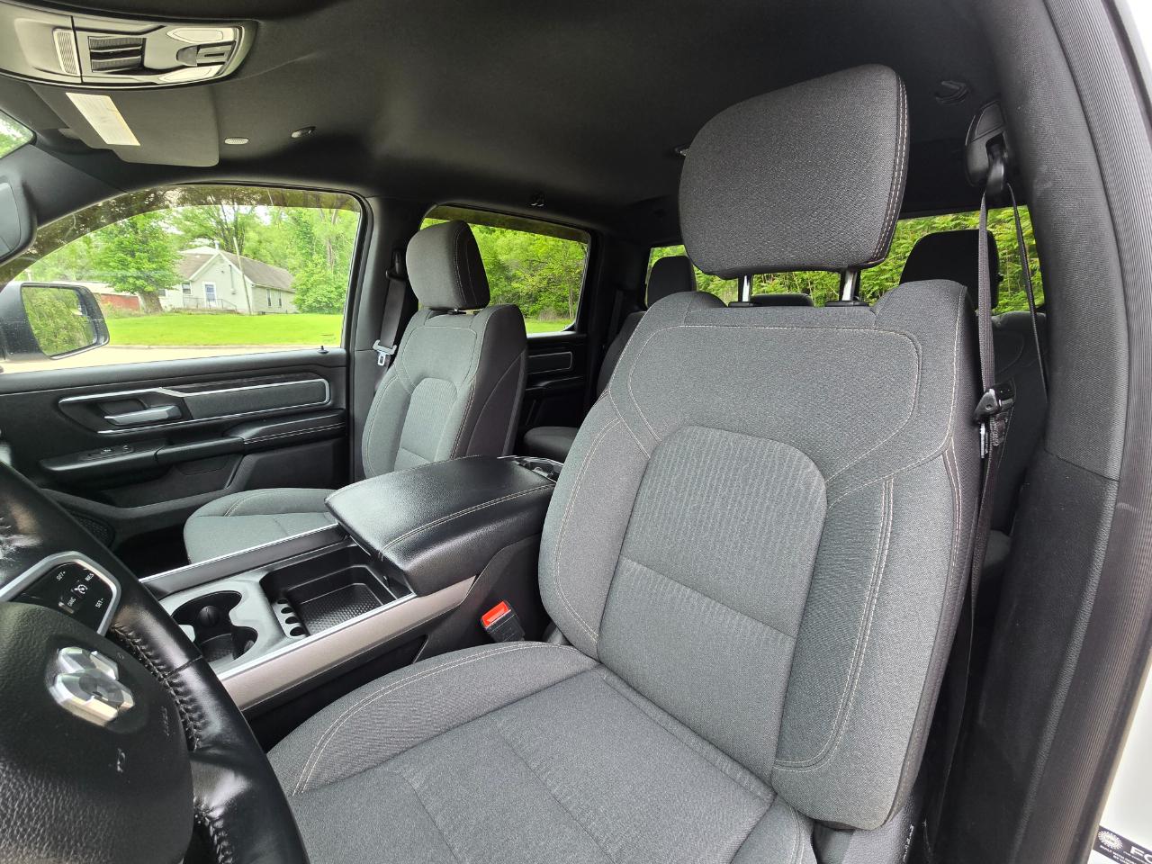 RAM 1500 Big Horn Crew Cab SWB 4WD 2022