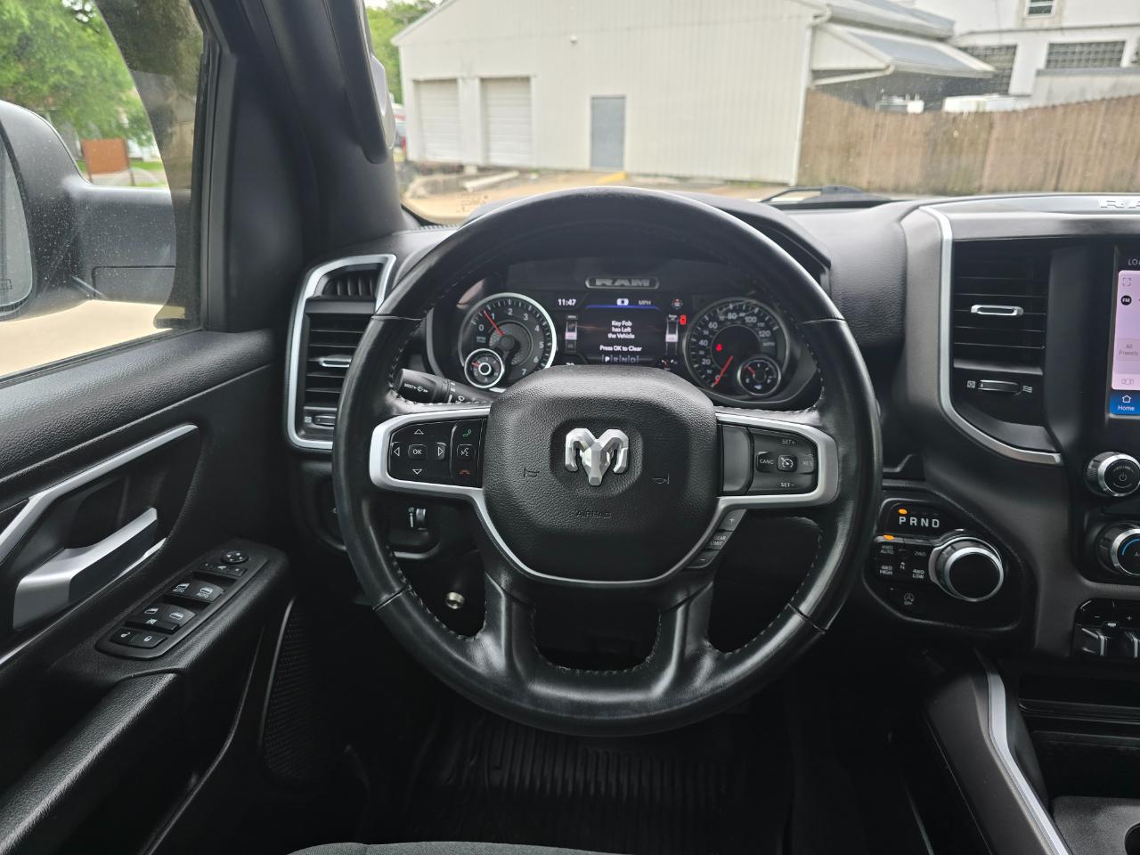 RAM 1500 Big Horn Crew Cab SWB 4WD 2022