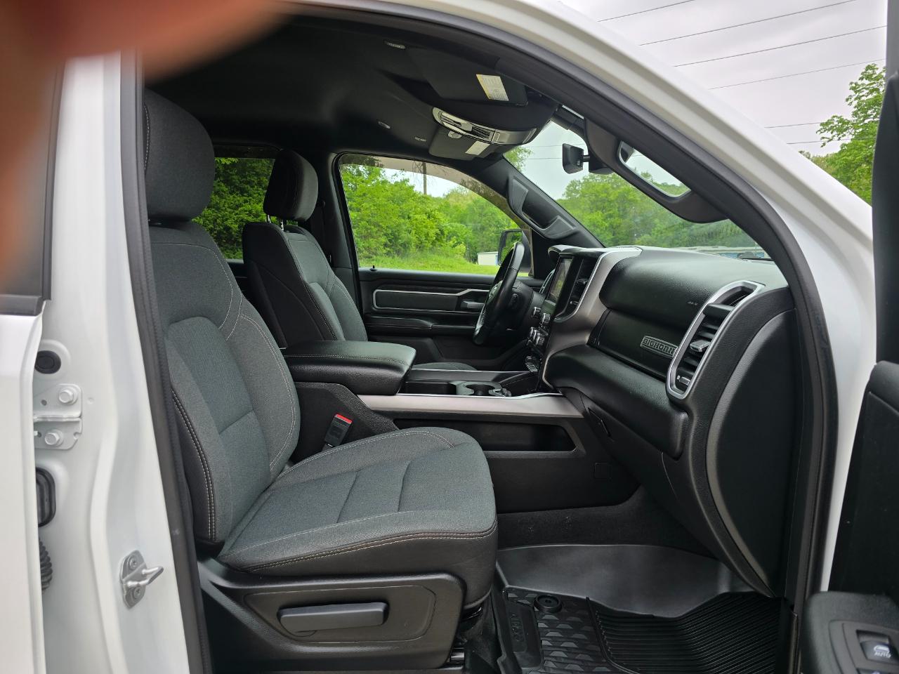 RAM 1500 Big Horn Crew Cab SWB 4WD 2022
