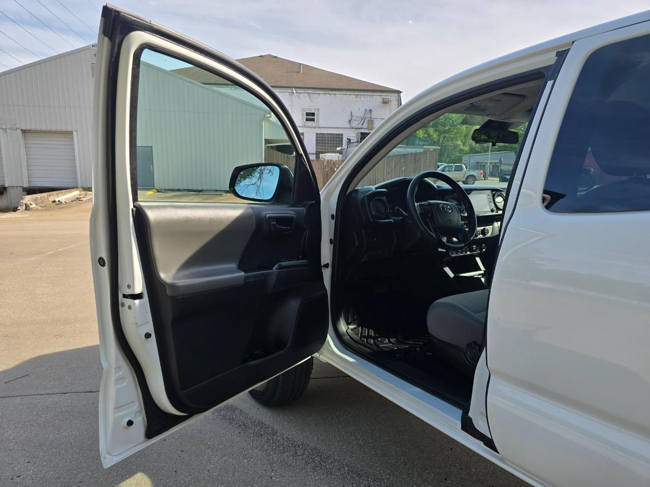 Toyota Tacoma SR5 Access Cab I4 6AT 2WD 2023