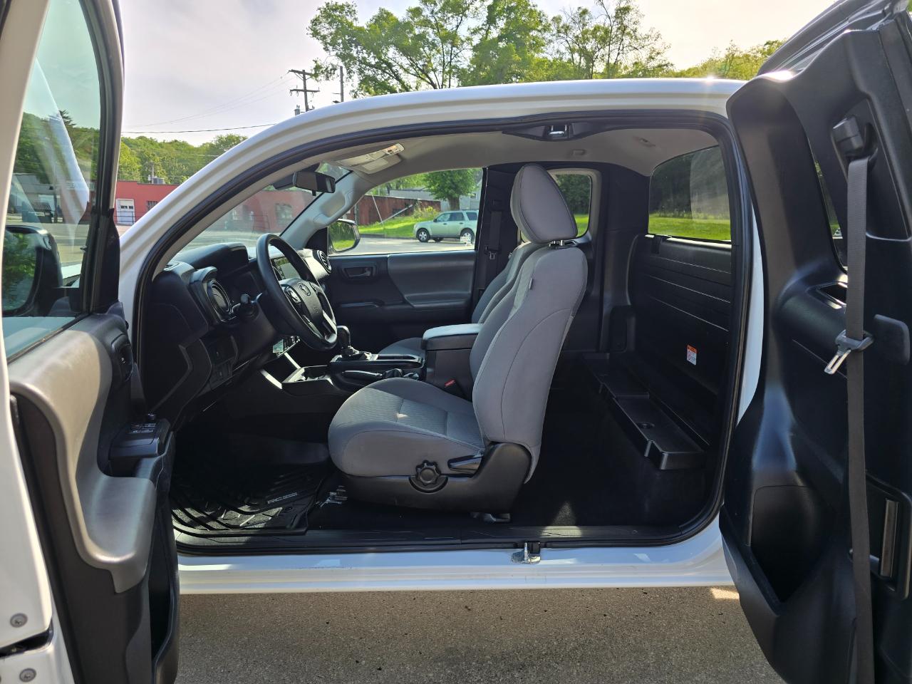 Toyota Tacoma SR5 Access Cab I4 6AT 2WD 2023