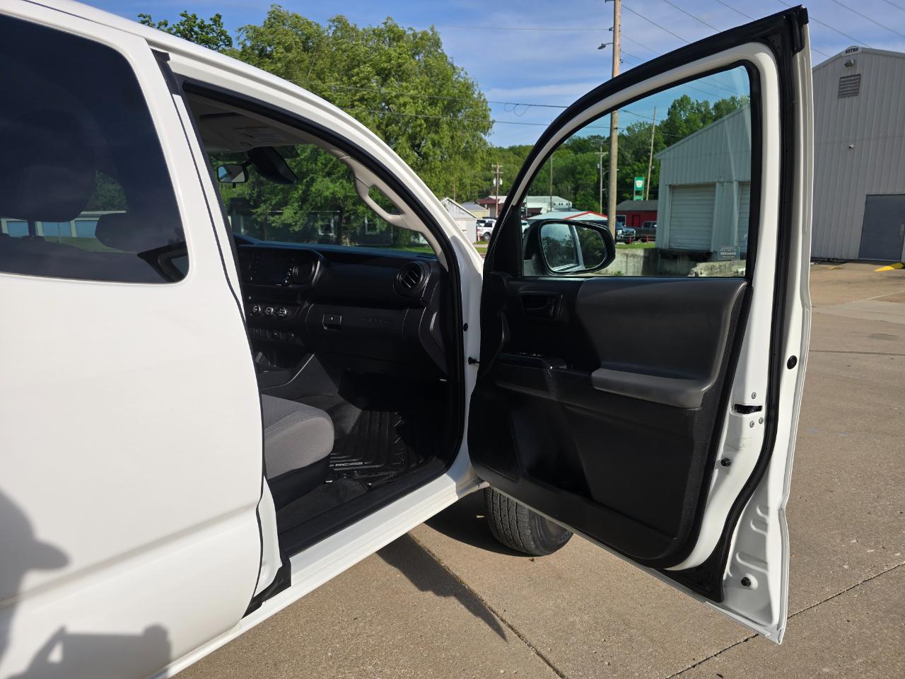 Toyota Tacoma SR5 Access Cab I4 6AT 2WD 2023
