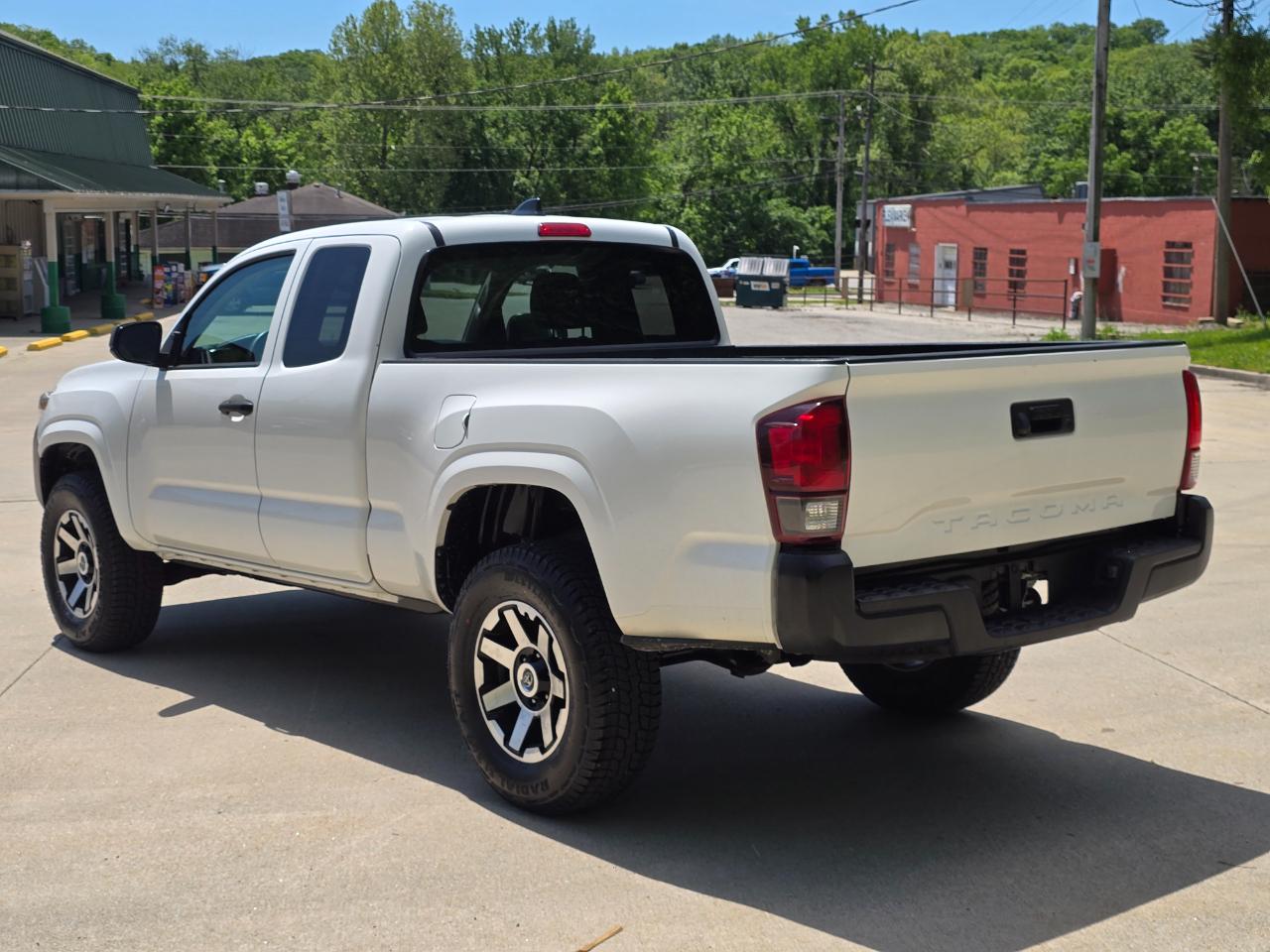Toyota Tacoma SR5 Access Cab I4 6AT 2WD 2023