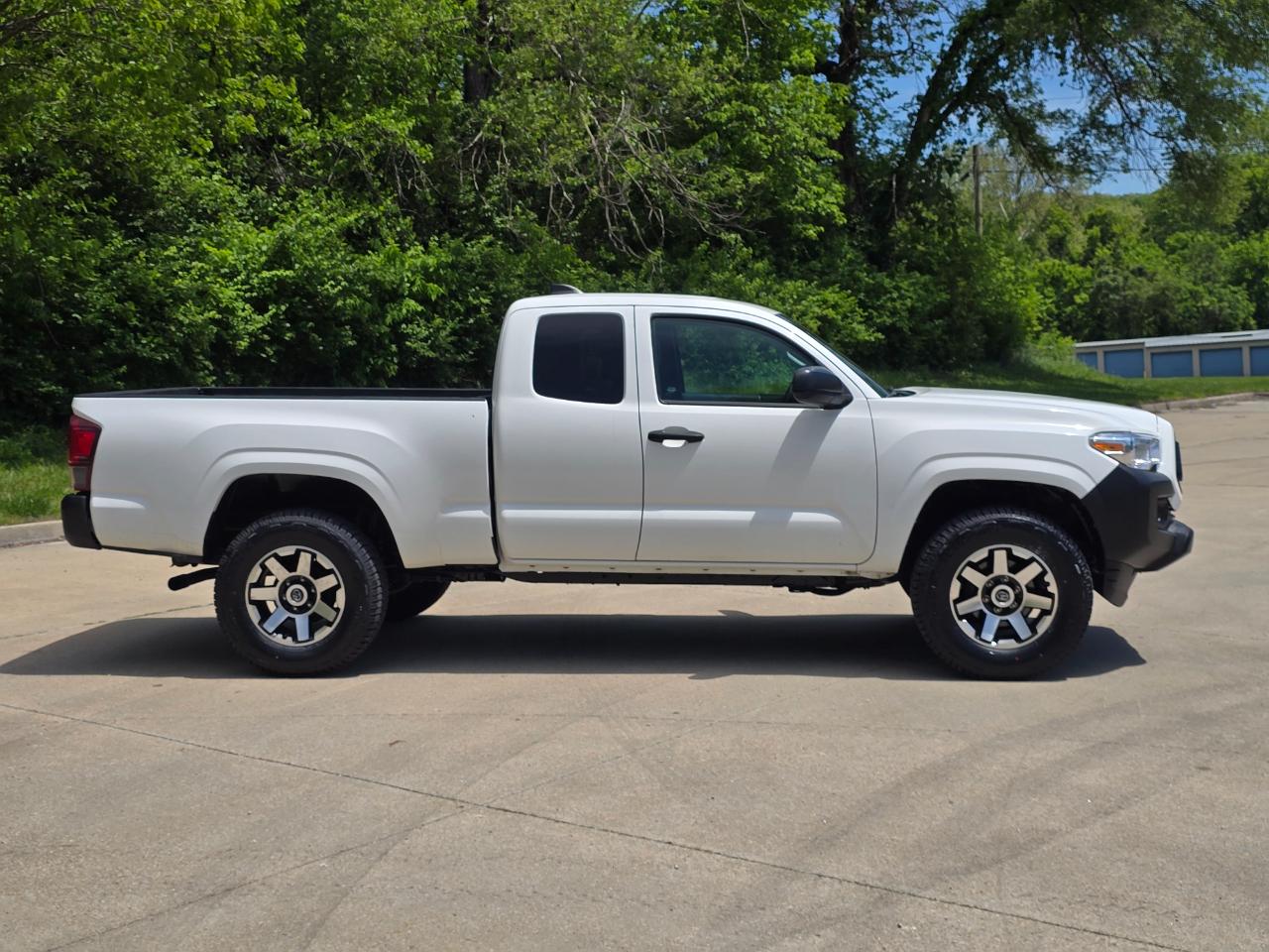 Toyota Tacoma SR5 Access Cab I4 6AT 2WD 2023