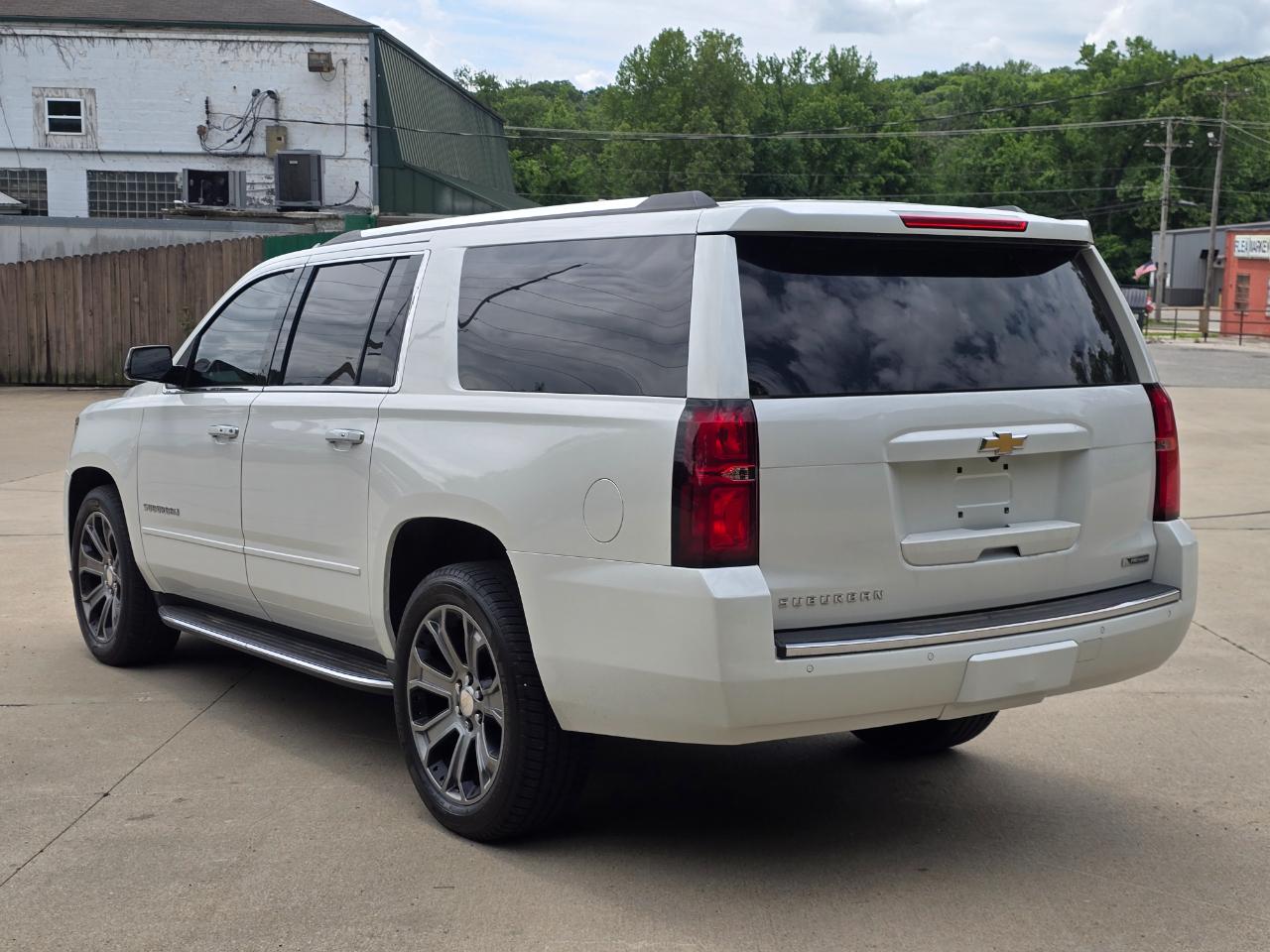 Chevrolet Suburban Premier 4WD 2017