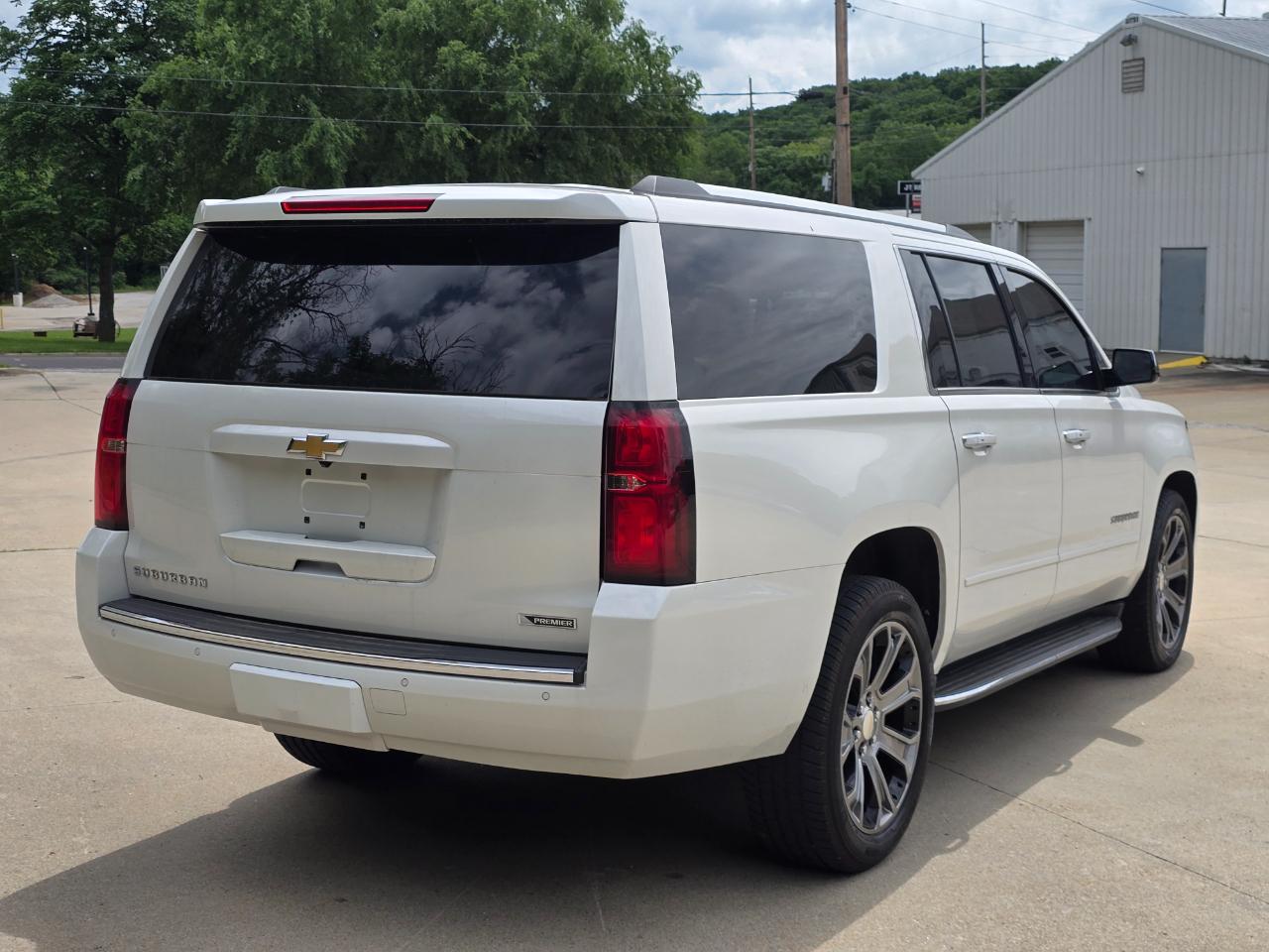 Chevrolet Suburban Premier 4WD 2017