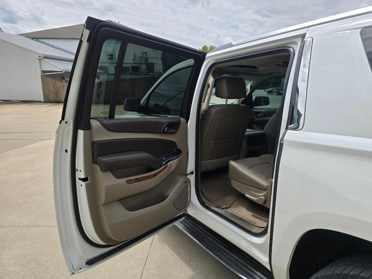 Chevrolet Suburban Premier 4WD 2017