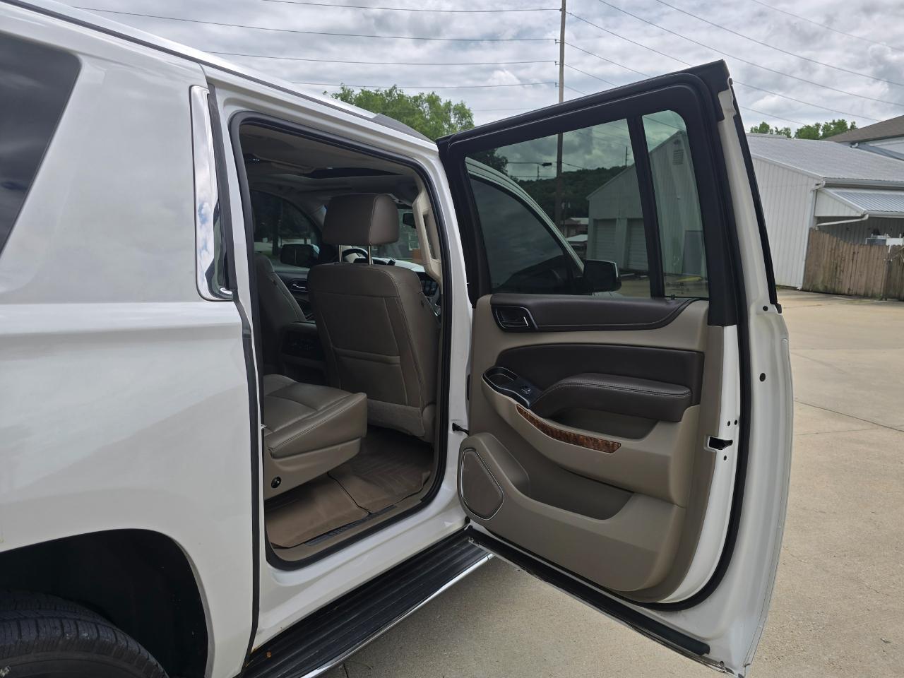 Chevrolet Suburban Premier 4WD 2017